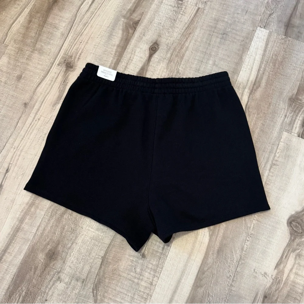 Women’s Pink VS Ivy Fleece Short - Picture 3 of 5